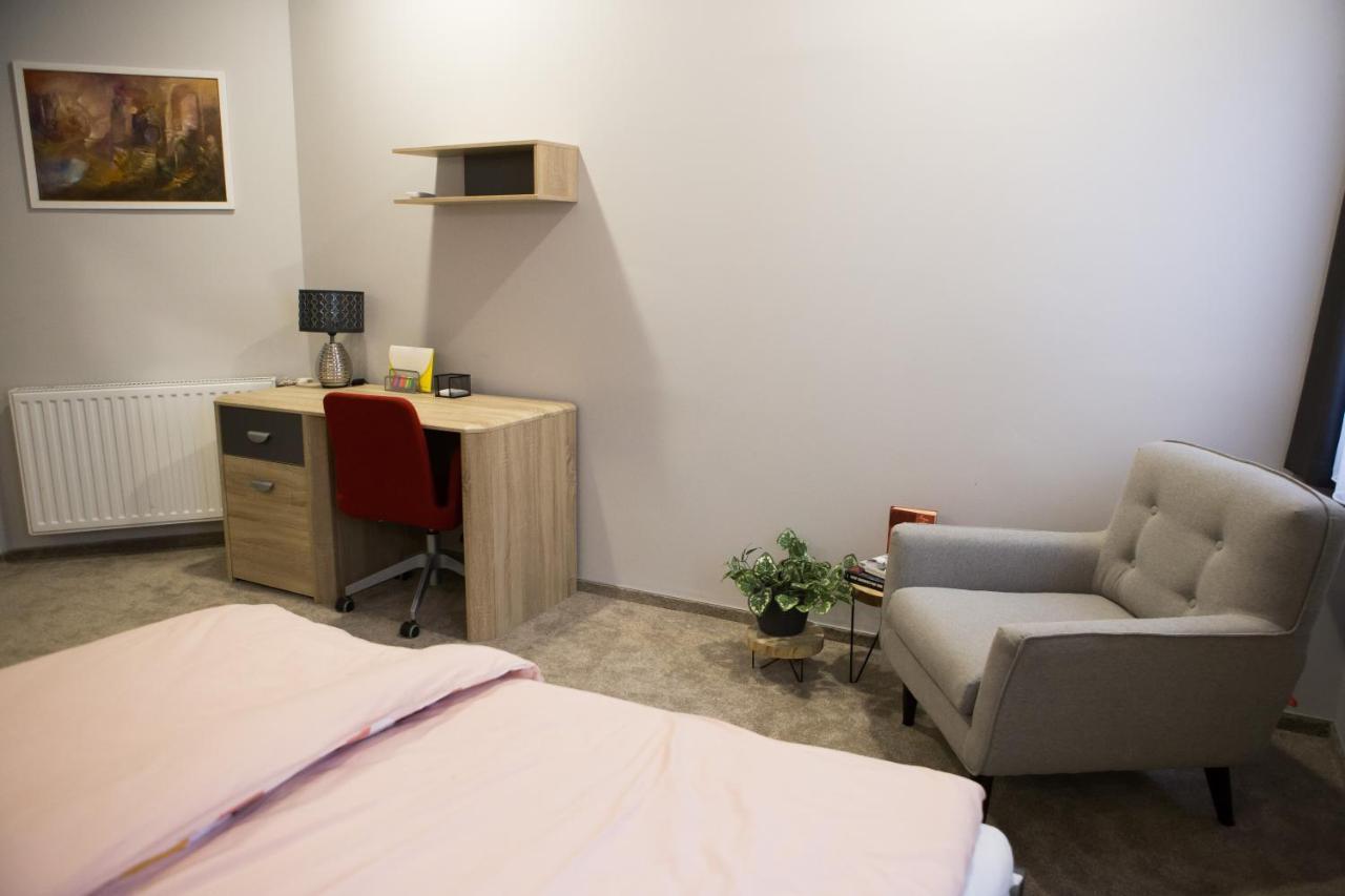 Appartement Kikelet Apartman à Szombathely Extérieur photo