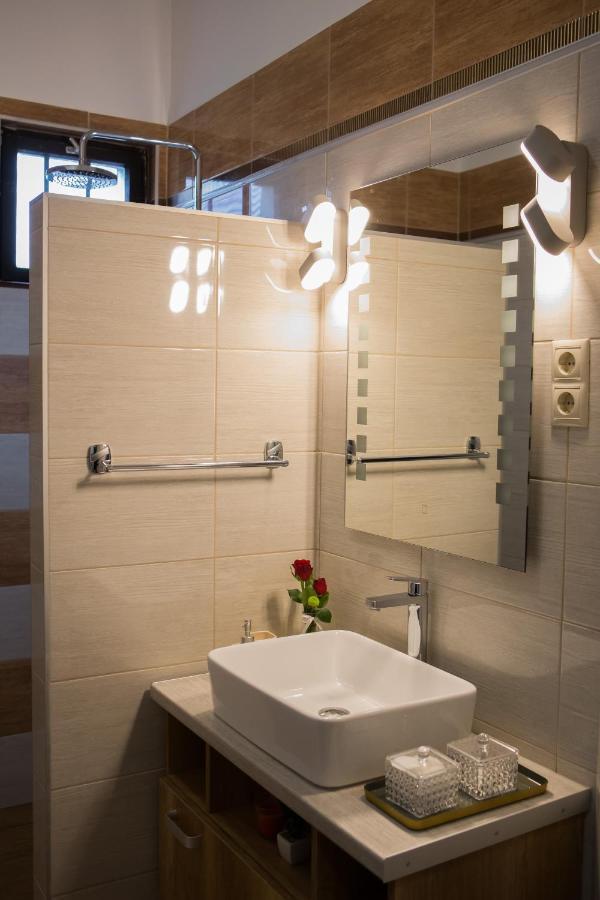 Appartement Kikelet Apartman à Szombathely Extérieur photo