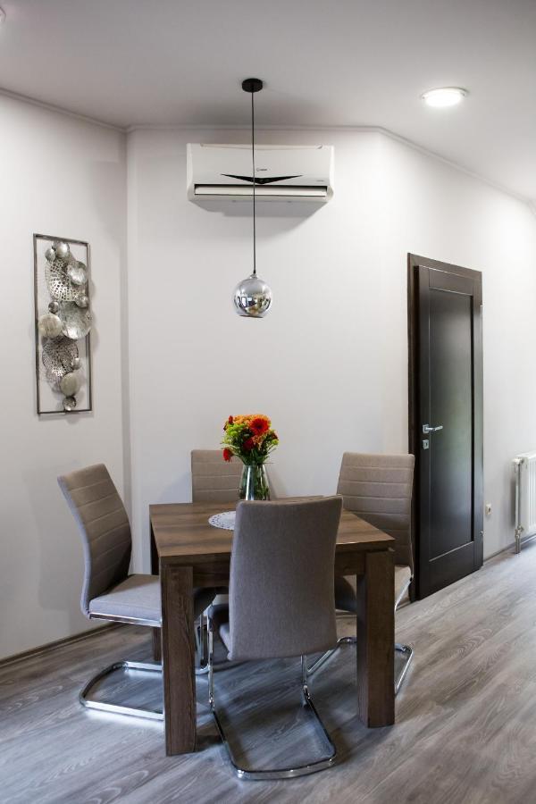 Appartement Kikelet Apartman à Szombathely Extérieur photo